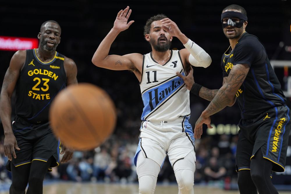 卡斯尔成马刺队史第三位在21岁以下得到30+10+5的球员